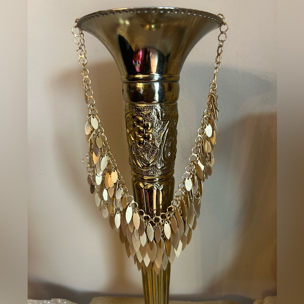 Le Chateau Gold Leaf Necklace